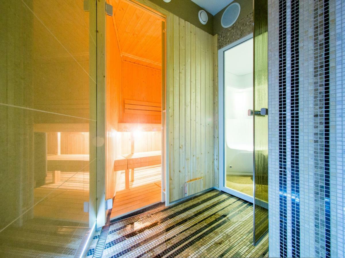 Hotel Krystal Luhačovice Buitenkant foto